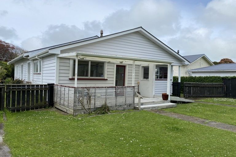 Photo of property in 16 Lorne Street, Kaponga, Hawera, 4679