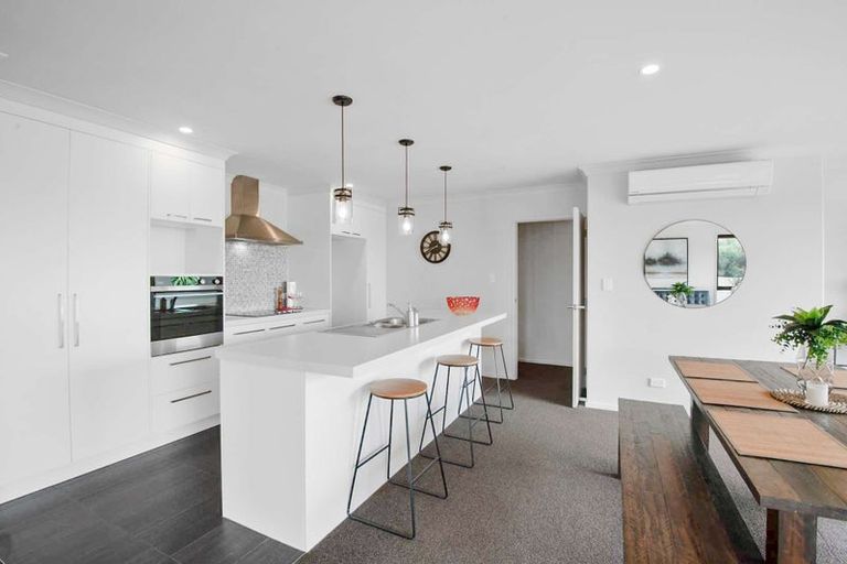 Photo of property in 11 Lusk Way, Patumahoe, Pukekohe, 2679