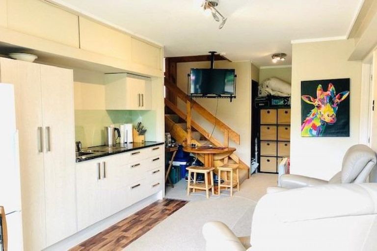 Photo of property in 130 Hutchinsons Road, Bucklands Beach, Auckland, 2014