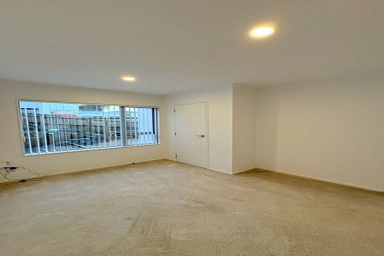 Photo of property in 7 Zara Court, Windsor Park, Auckland, 0632