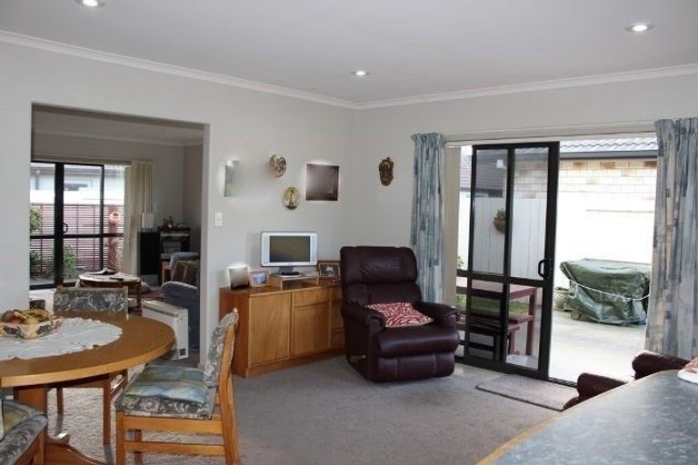 Photo of property in 12 Putaka Place, Papamoa Beach, Papamoa, 3118