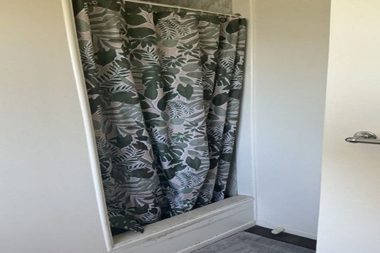 Photo of property in 44-46 Baylands Drive, Newlands, Wellington, 6037