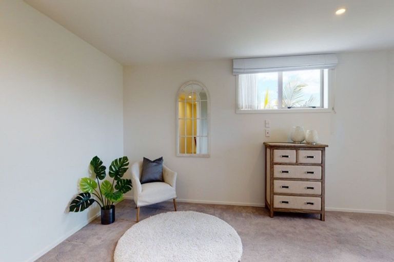 Photo of property in 39 Scarlet Oak Drive, Schnapper Rock, Auckland, 0632