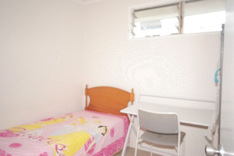 Photo of property in 2/28 Priestley Drive, Bucklands Beach, Auckland, 2014