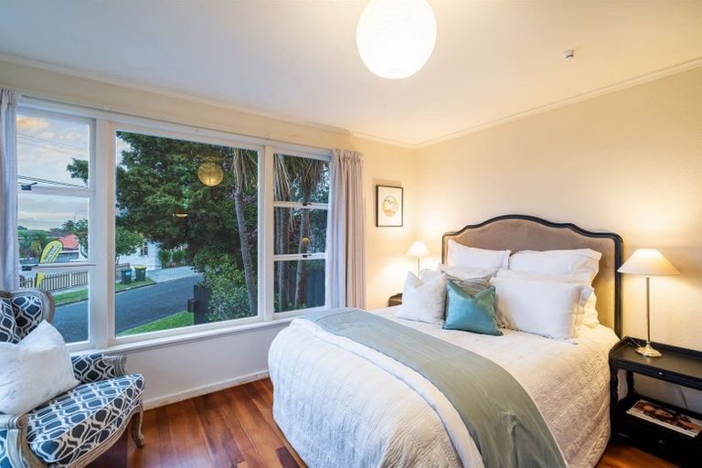 Photo of property in 2 Nutsey Avenue, Northcote, Auckland, 0627