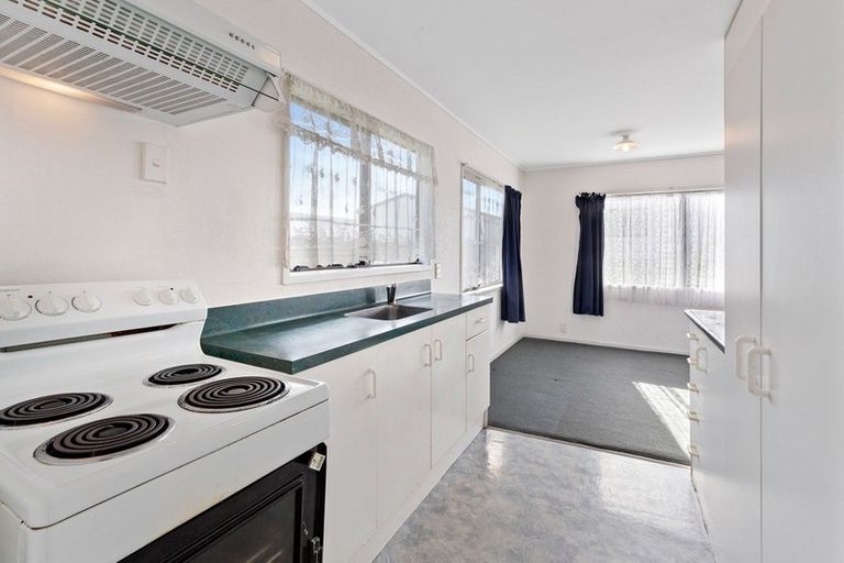 Photo of property in 2/31 Solveig Place, Randwick Park, Auckland, 2105