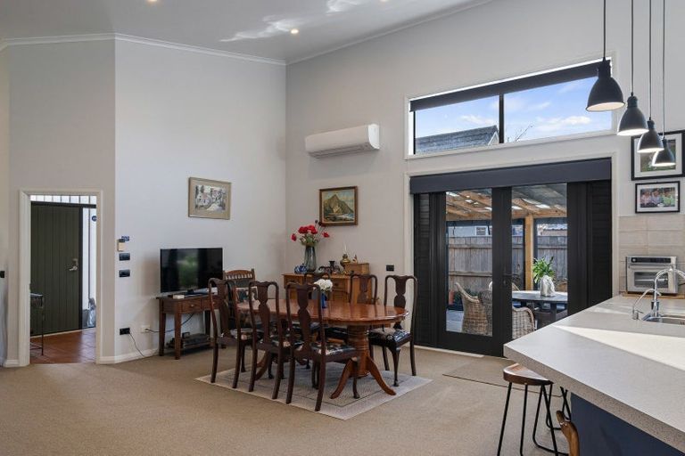 Photo of property in 8a Queenwood Road, Levin, 5510