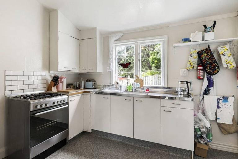 Photo of property in 3-5 Knoll Street, Island Bay, Wellington, 6023