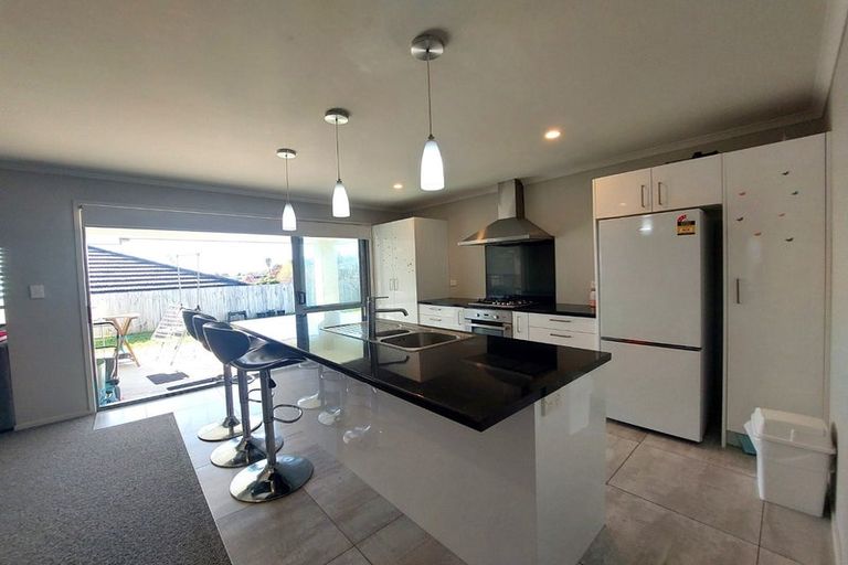 Photo of property in 24 Fairfax Crescent, Pyes Pa, Tauranga, 3112
