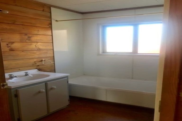 Photo of property in 24 Fisher Place, Carterton, 5713