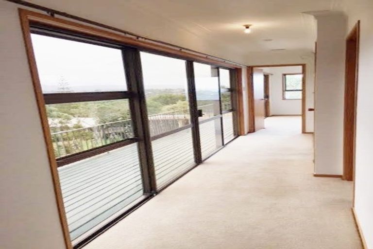 Photo of property in 287 Titirangi Road, Titirangi, Auckland, 0604