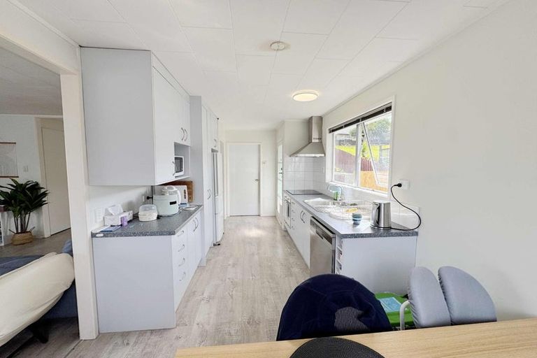 Photo of property in 21 Longreach Drive, Sunnyvale, Auckland, 0612