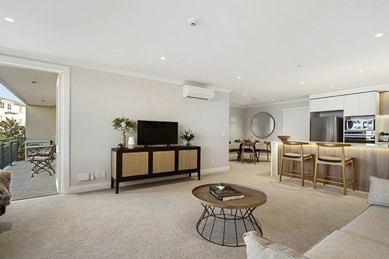 Photo of property in 98b/30 Ambassador Glade, Orewa, 0931