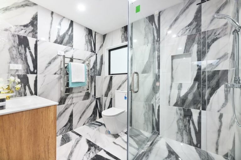 Photo of property in 292 Birdwood Road, Massey, Auckland, 0614