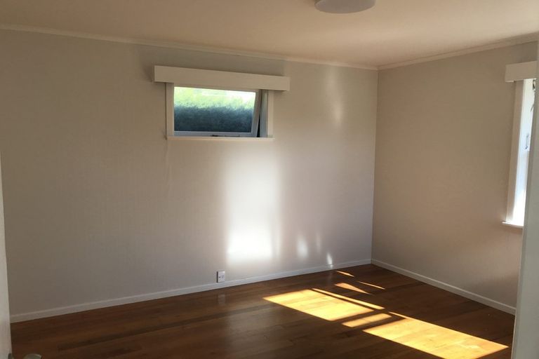 Photo of property in 44 Selwyn Crescent, Forrest Hill, Auckland, 0620