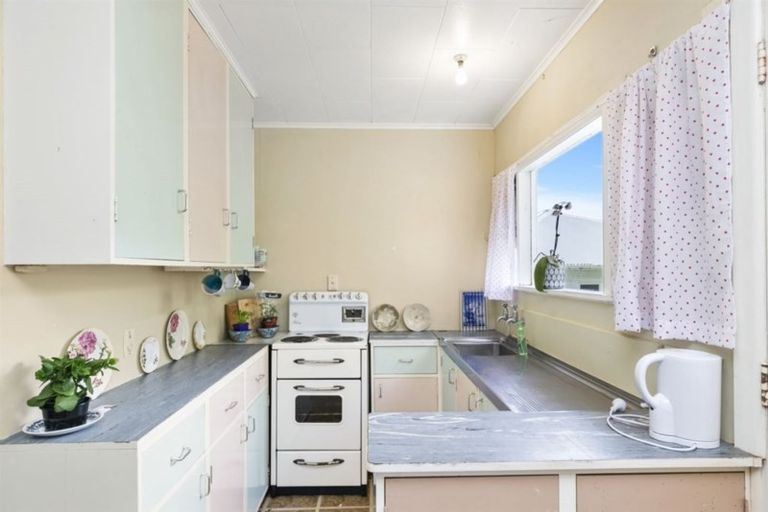 Photo of property in 160 Parkvale Road, Karori, Wellington, 6012