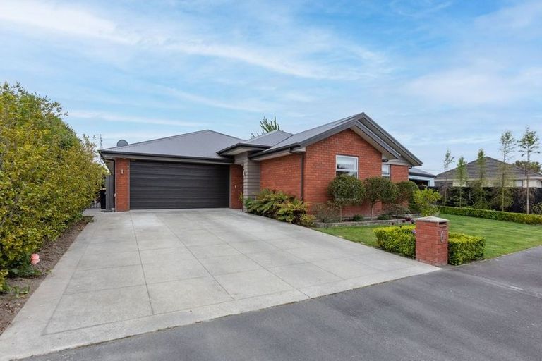 Photo of property in 6 Mappleton Avenue, Burnside, Christchurch, 8053