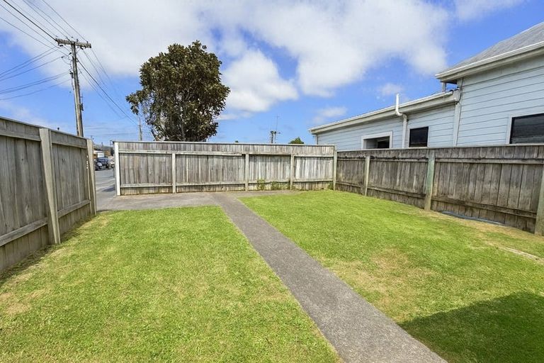 Photo of property in 144 Rongotai Road, Kilbirnie, Wellington, 6022