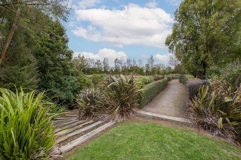 Photo of property in 55 Regent's Park Drive, Casebrook, Christchurch, 8051