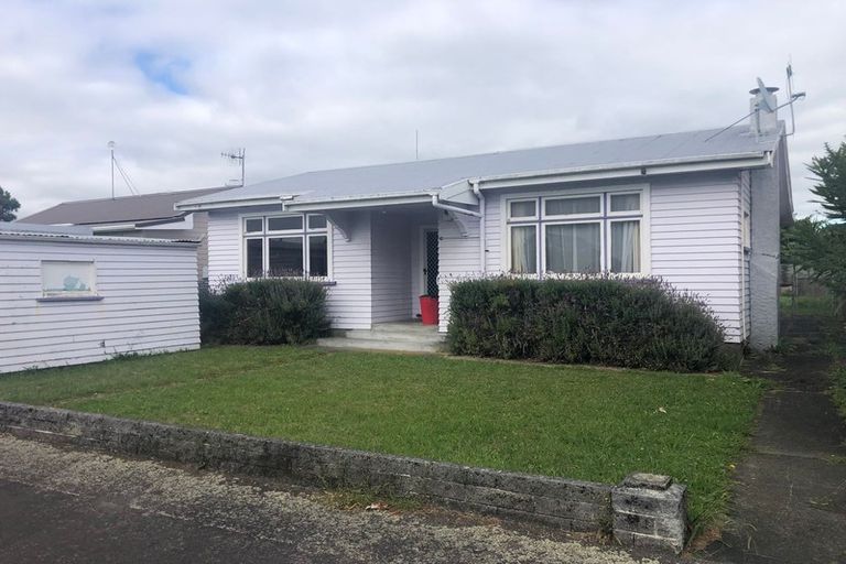 Photo of property in 106 Shamrock Street, Takaro, Palmerston North, 4412