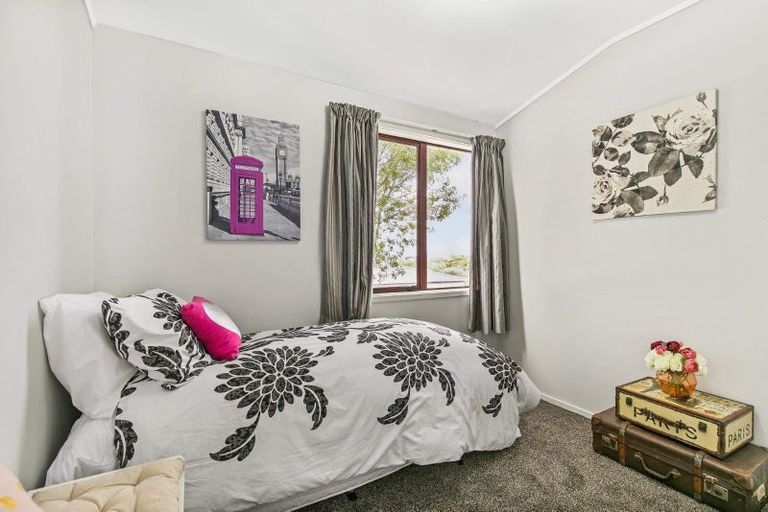 Photo of property in 1/21 Solveig Place, Randwick Park, Auckland, 2105