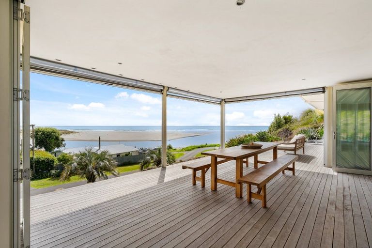 Photo of property in 14 Oraka Road, Mahia, Nuhaka, 4198