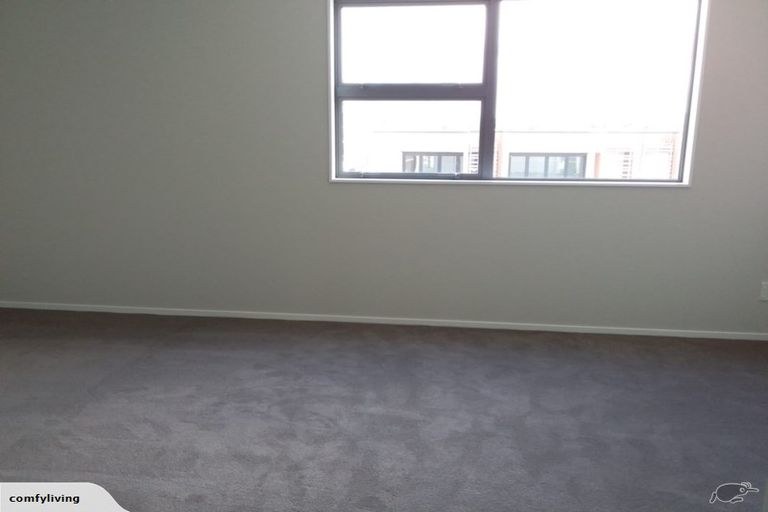 Photo of property in 2/69 Lake Road, Devonport, Auckland, 0624