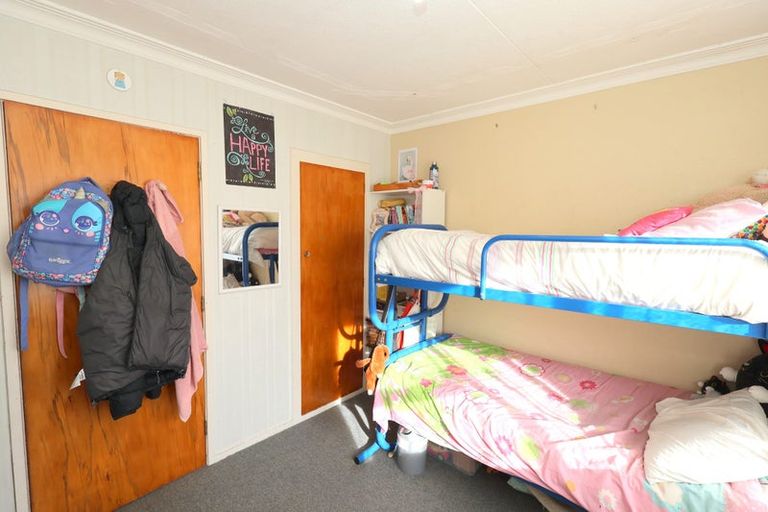 Photo of property in 2 Dundee Street, Strathern, Invercargill, 9812