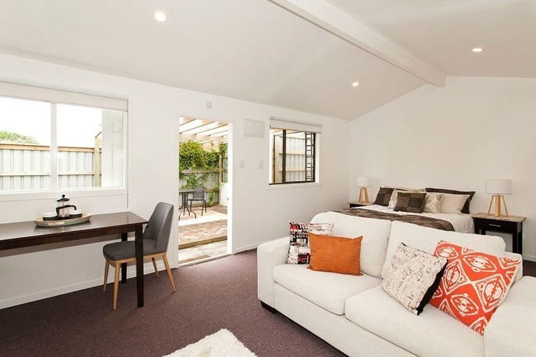 Photo of property in 17 Pandora Place, Pakuranga, Auckland, 2010