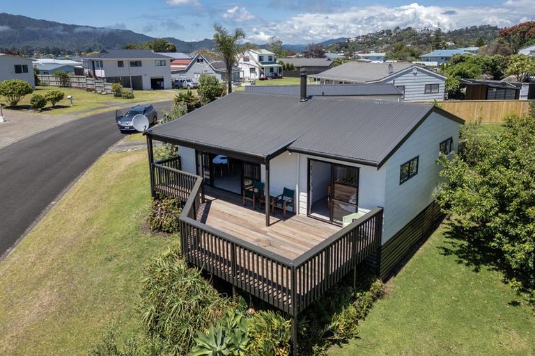 Photo of property in 1 Norfolk Place, Tairua, 3508
