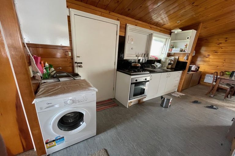 Photo of property in 35 Wairau Road, Forrest Hill, Auckland, 0627