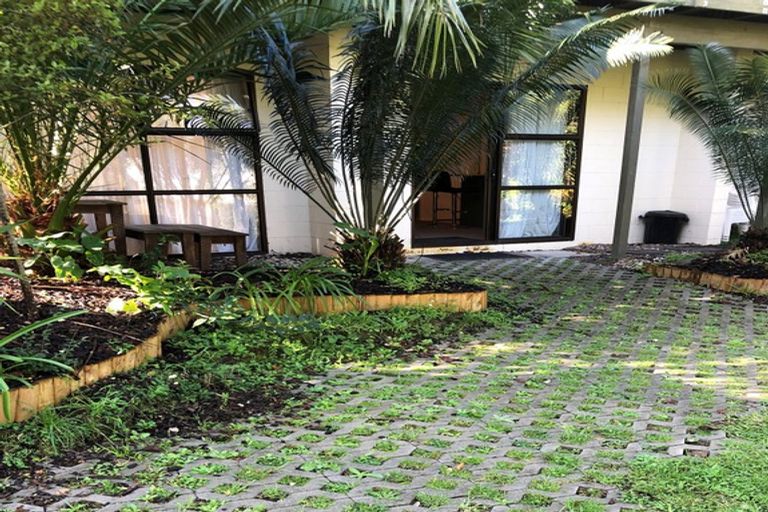 Photo of property in 45 Ravenwood Drive, Forrest Hill, Auckland, 0620