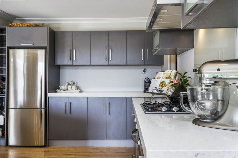 Photo of property in 2 Gibbston Close, Huntington, Hamilton, 3210