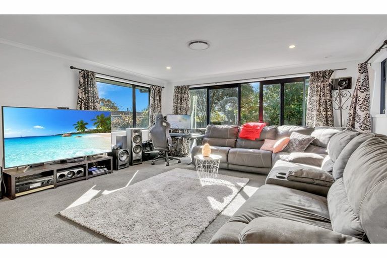 Photo of property in 12 Binstead Place, Avondale, Christchurch, 8061