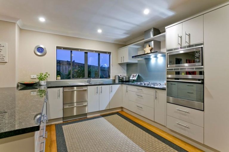 Photo of property in 57 Laurel Oak Drive, Schnapper Rock, Auckland, 0632