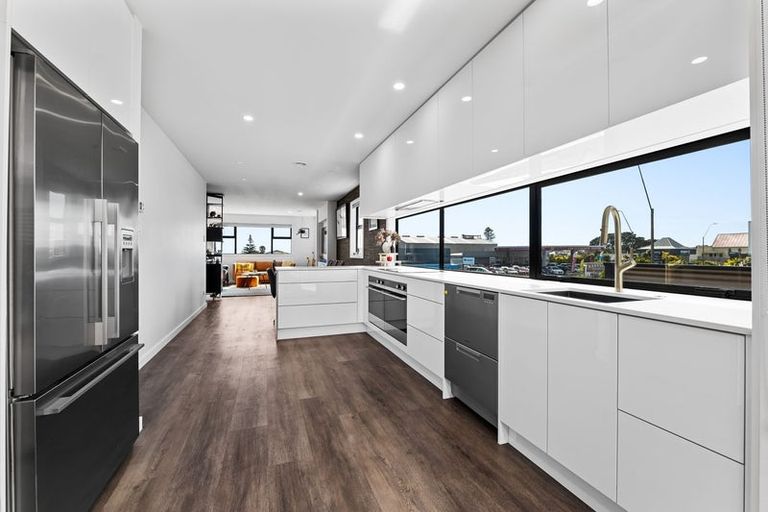 Photo of property in 482 Devon Street East, Strandon, New Plymouth, 4312