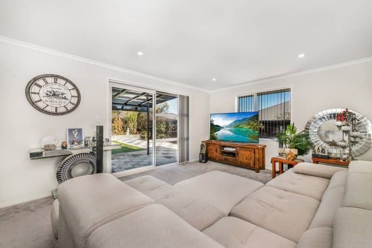 Photo of property in 8 Dornal Place, Pokeno, 2402