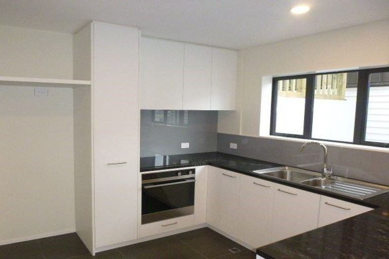 Photo of property in 10/104 Maupuia Road, Maupuia, Wellington, 6022