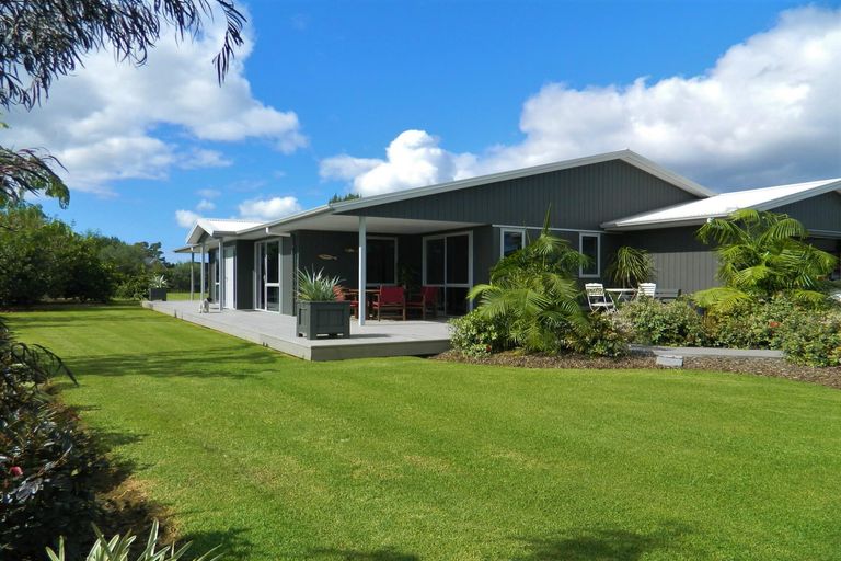 Photo of property in 10 Awhitu Road, Kerikeri, 0230