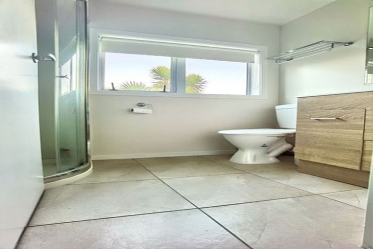 Photo of property in 67 Ravenwood Drive, Forrest Hill, Auckland, 0620