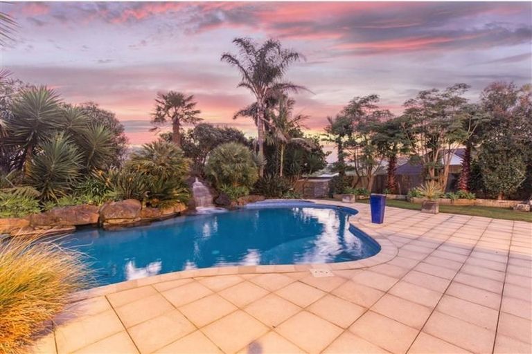 Photo of property in 20 Regis Lane, Flat Bush, Auckland, 2019