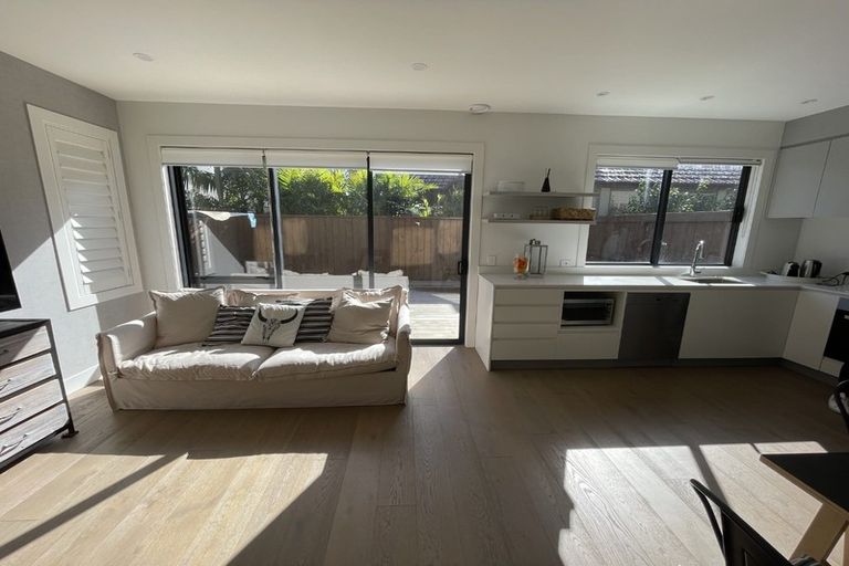 Photo of property in 4 Finesse Lane, Bucklands Beach, Auckland, 2012