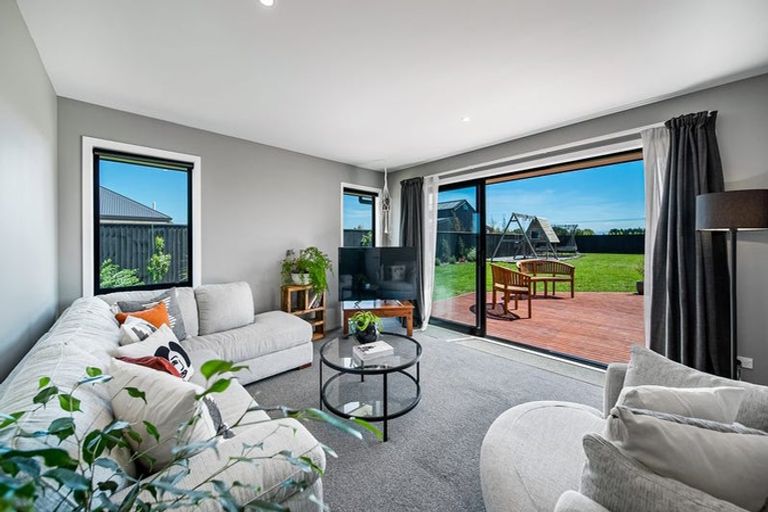 Photo of property in 70 Kingsdowne Drive, West Melton, 7618