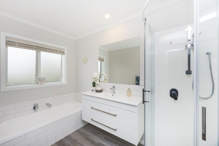 Photo of property in 18 Accolade Street, Maewa, Feilding, 4702