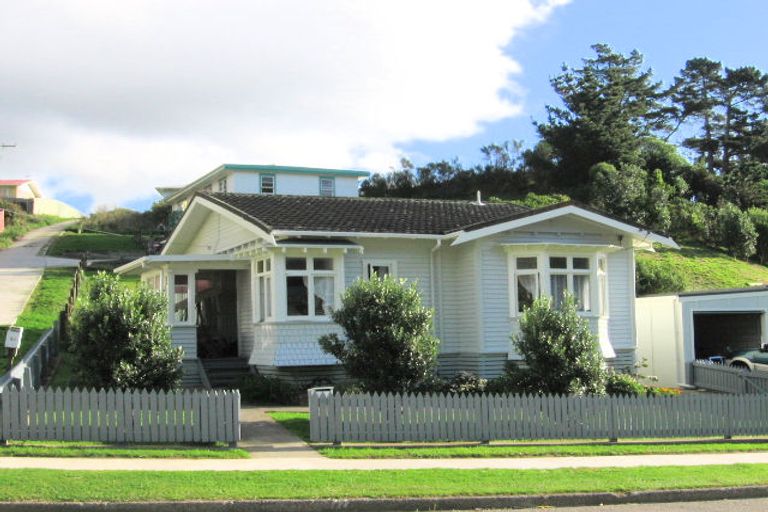 Photo of property in 41 Cardiff Crescent, Cannons Creek, Porirua, 5024