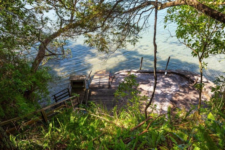 Photo of property in 51 Norwood Road, Bayswater, Auckland, 0622