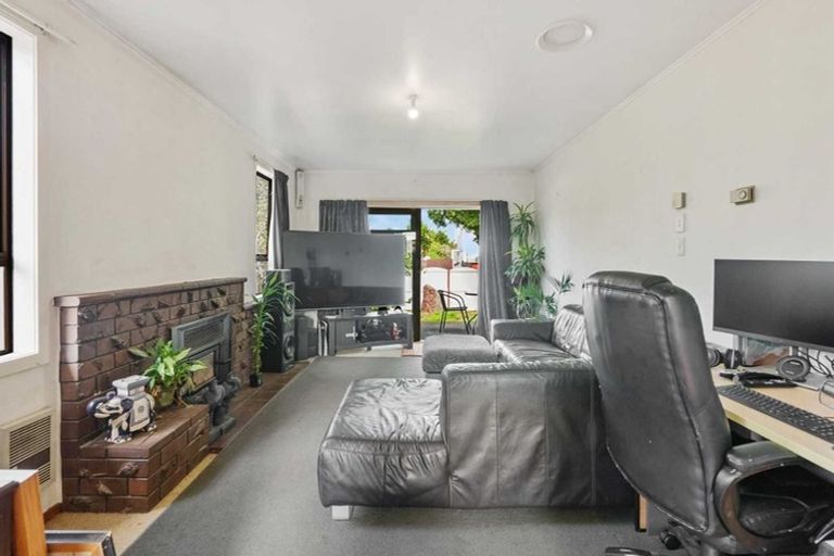 Photo of property in 14 Rollerson Street, Papakura, 2110