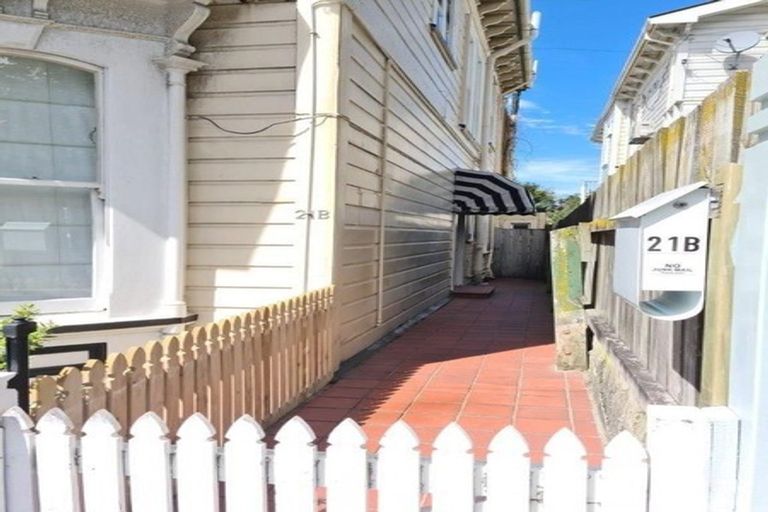 Photo of property in 21b Tinakori Road, Thorndon, Wellington, 6011