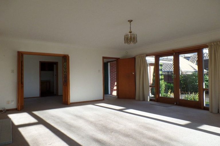 Photo of property in 249 Memorial Avenue, Burnside, Christchurch, 8053