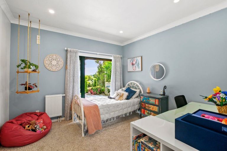 Photo of property in 128 Wairau Road, Oakura, 4314